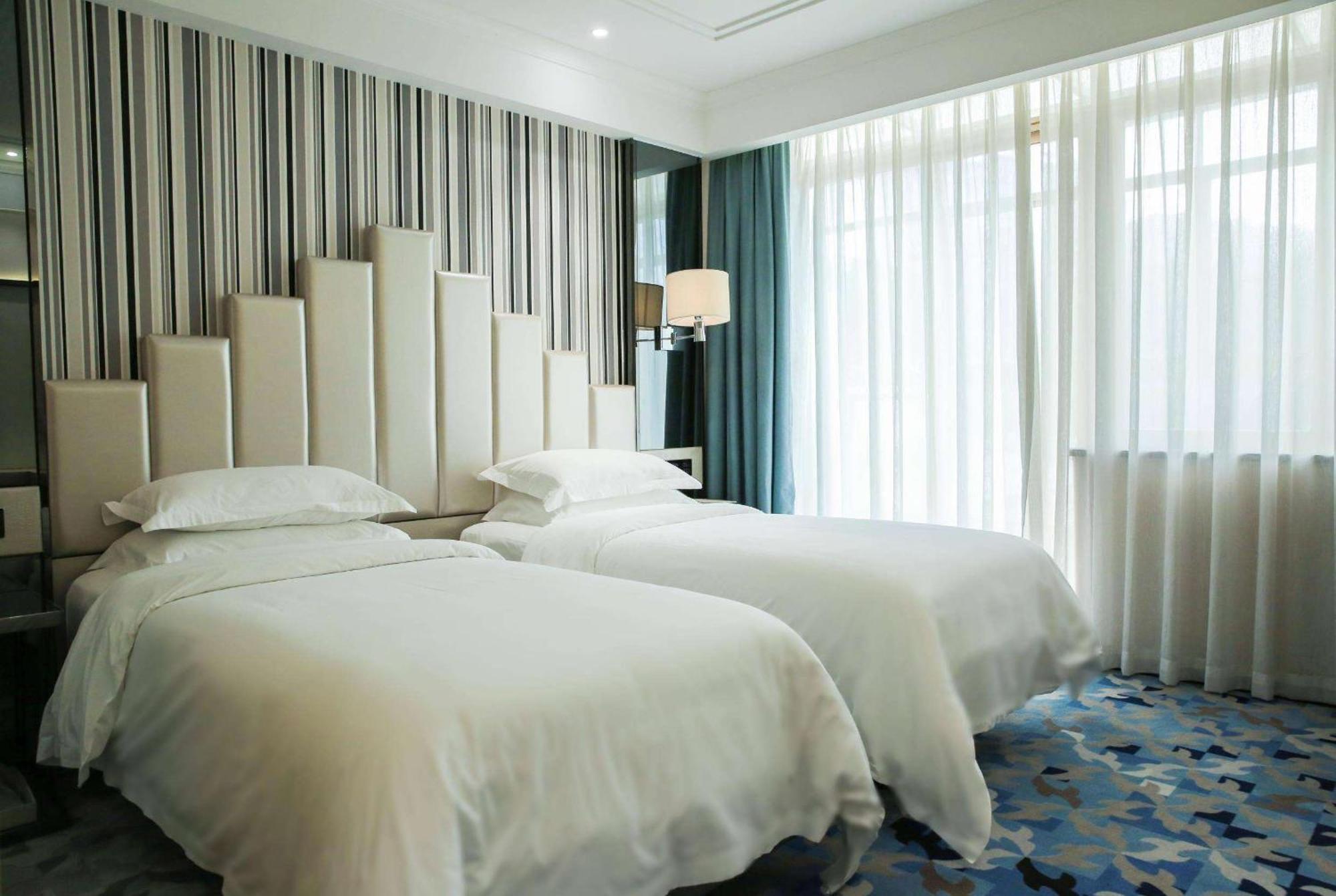 فندق Ramada Shenzhen Baoan المظهر الخارجي الصورة