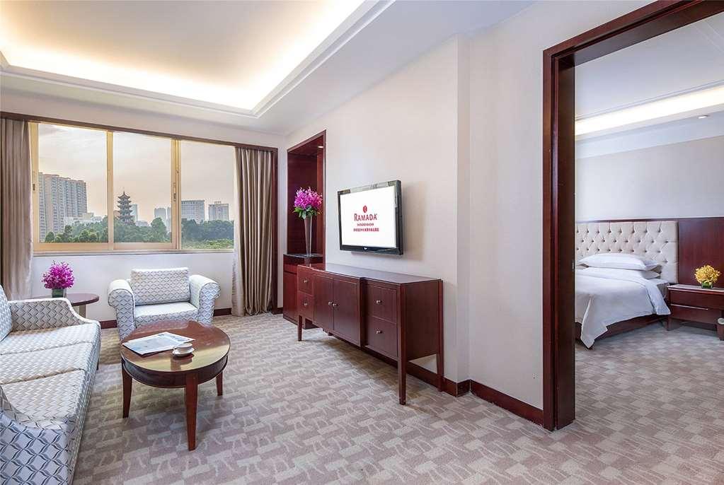 فندق Ramada Shenzhen Baoan الغرفة الصورة